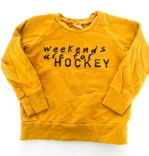 Posh & Cozy Weekends are for Hockey print LS crewneck size 2T